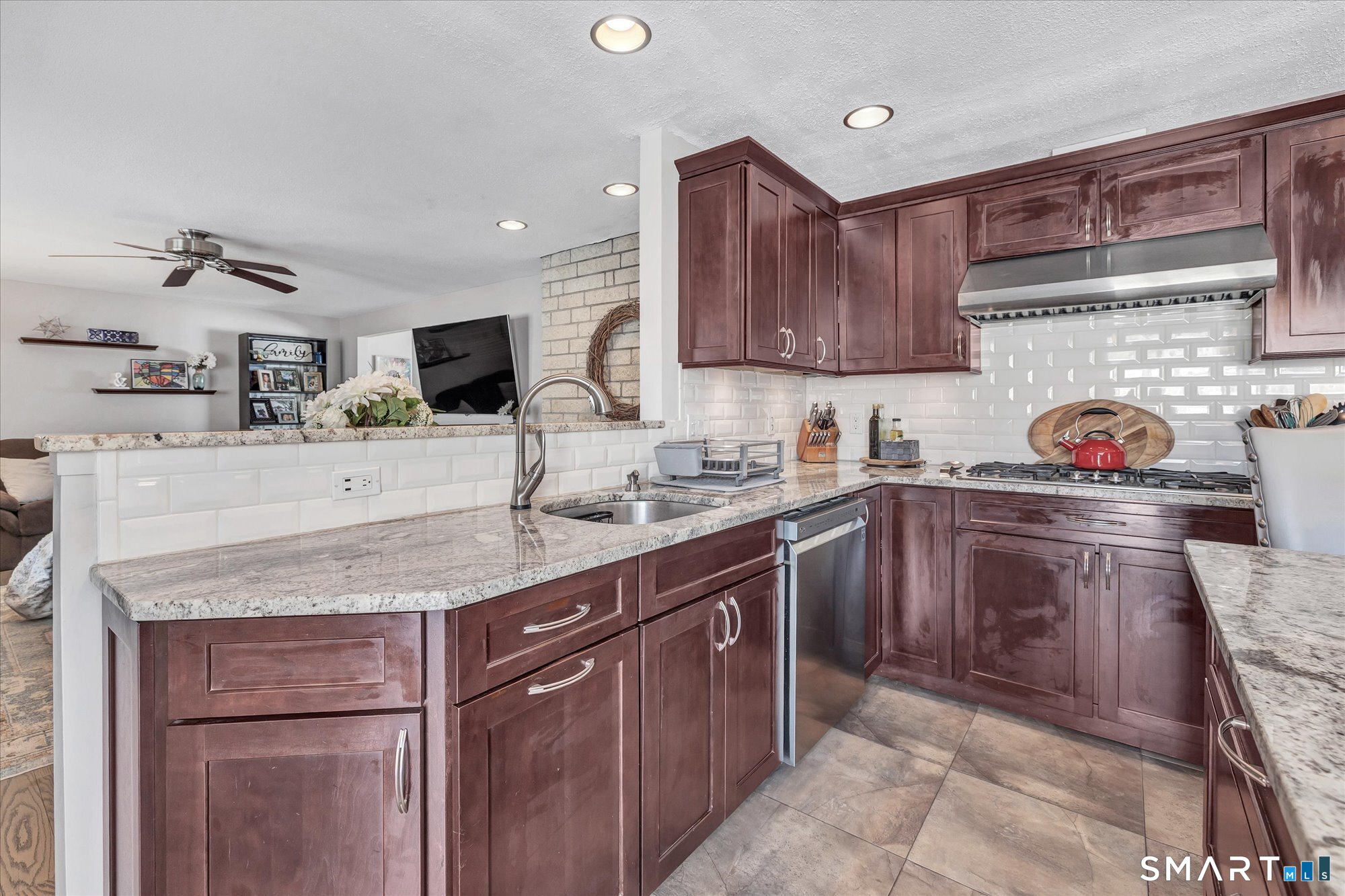 197 Maple Avenue North Haven CT 06473