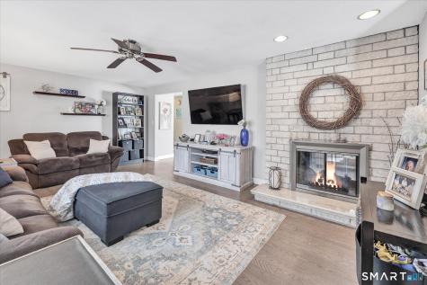197 Maple Avenue North Haven CT 06473