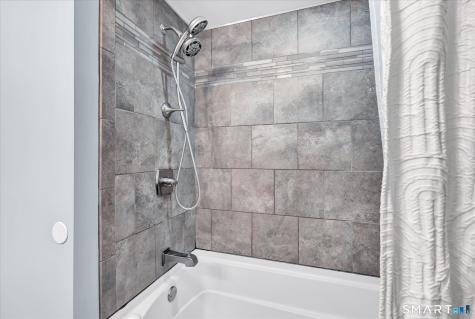 197 Maple Avenue North Haven CT 06473