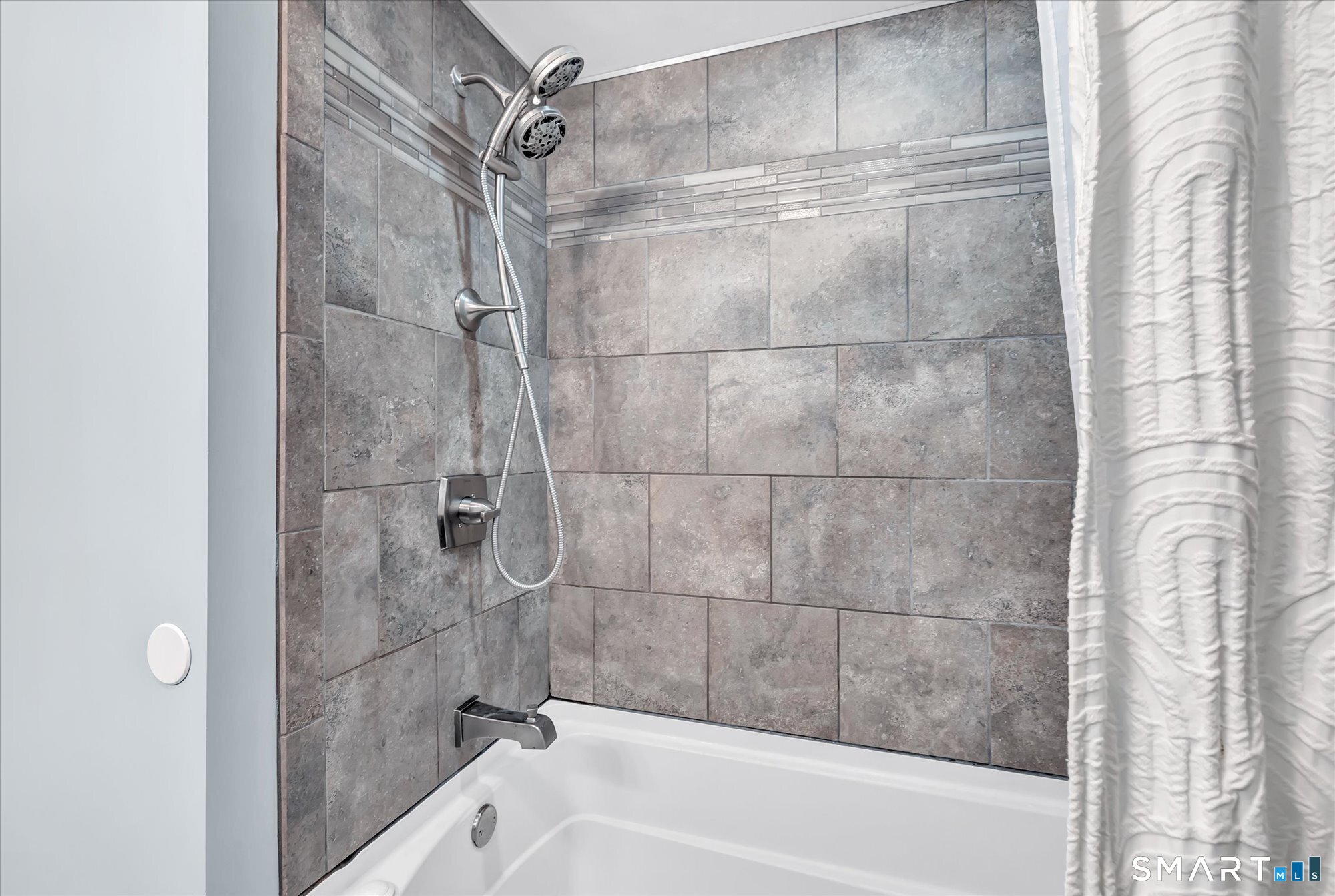 197 Maple Avenue North Haven CT 06473