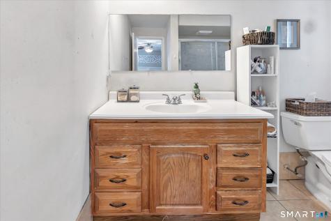 197 Maple Avenue North Haven CT 06473