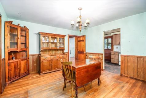 16 and 23 Farrell Road Newtown CT 06470