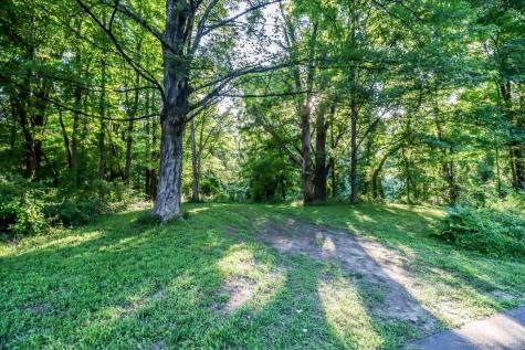 16 and 23 Farrell Road Newtown CT 06470