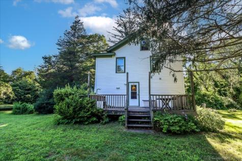 16 and 23 Farrell Road Newtown CT 06470