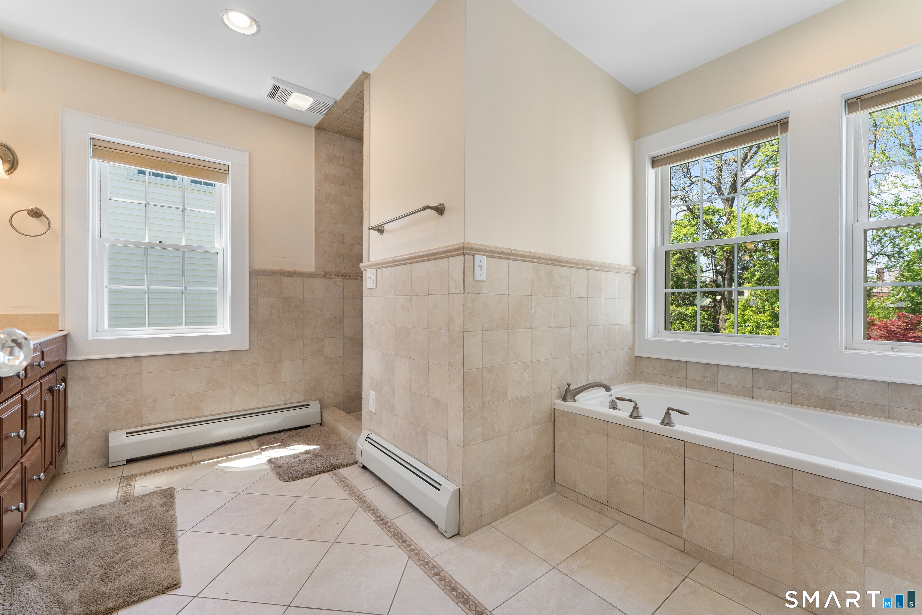 65 Auburn Road West Hartford CT 06119