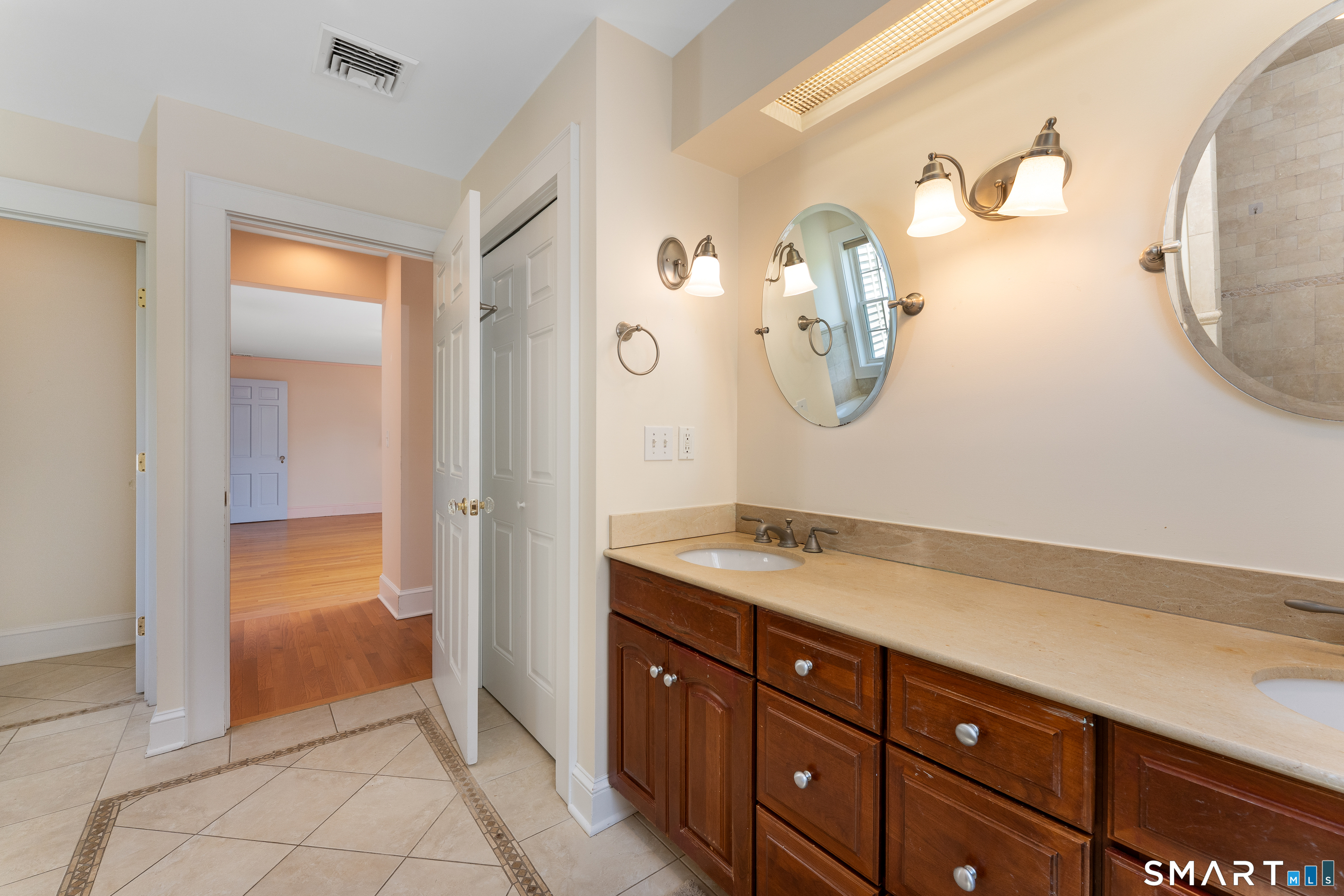 65 Auburn Road West Hartford CT 06119