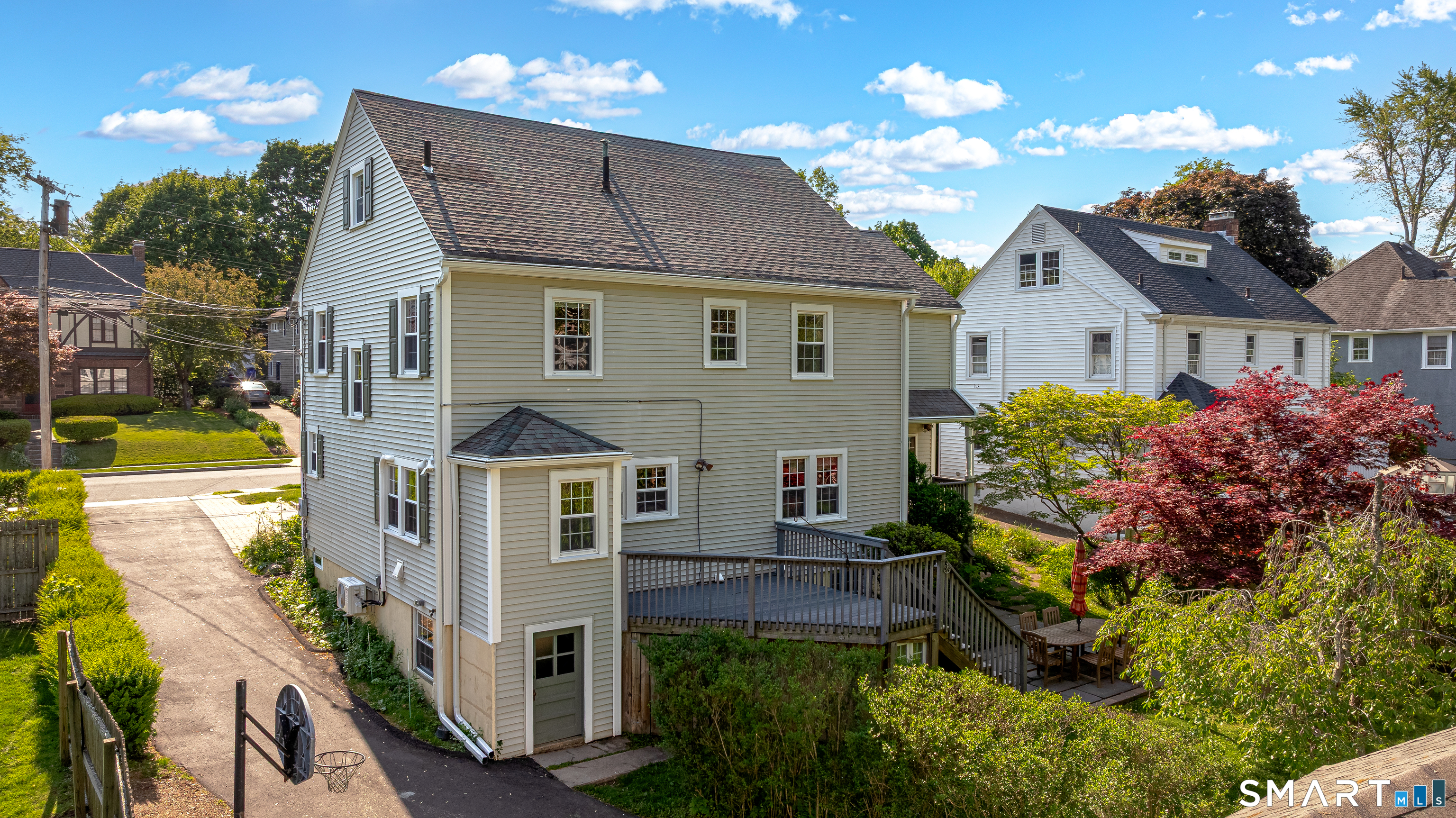 65 Auburn Road West Hartford CT 06119