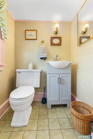 65 Auburn Road West Hartford CT 06119