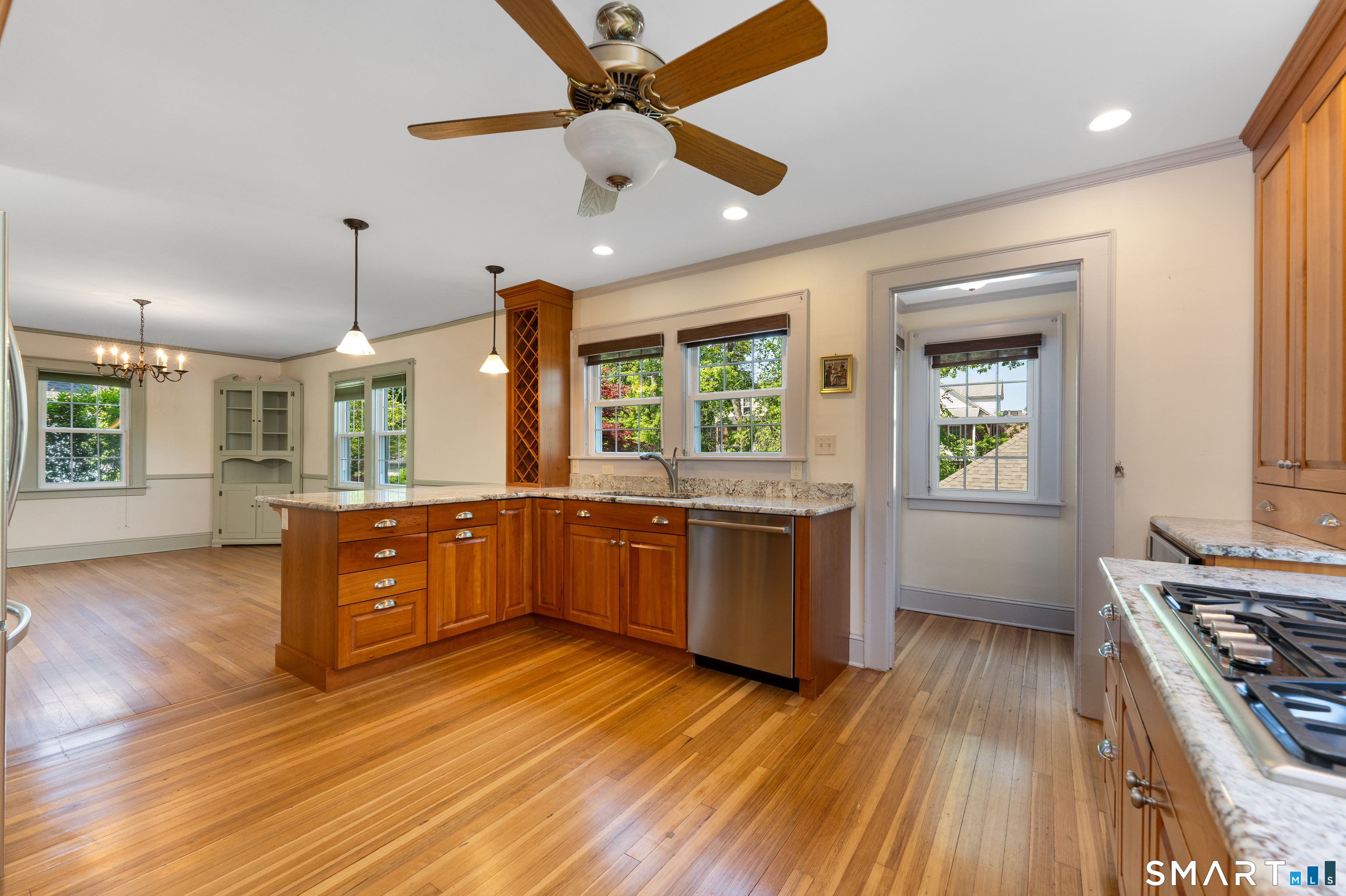 65 Auburn Road West Hartford CT 06119