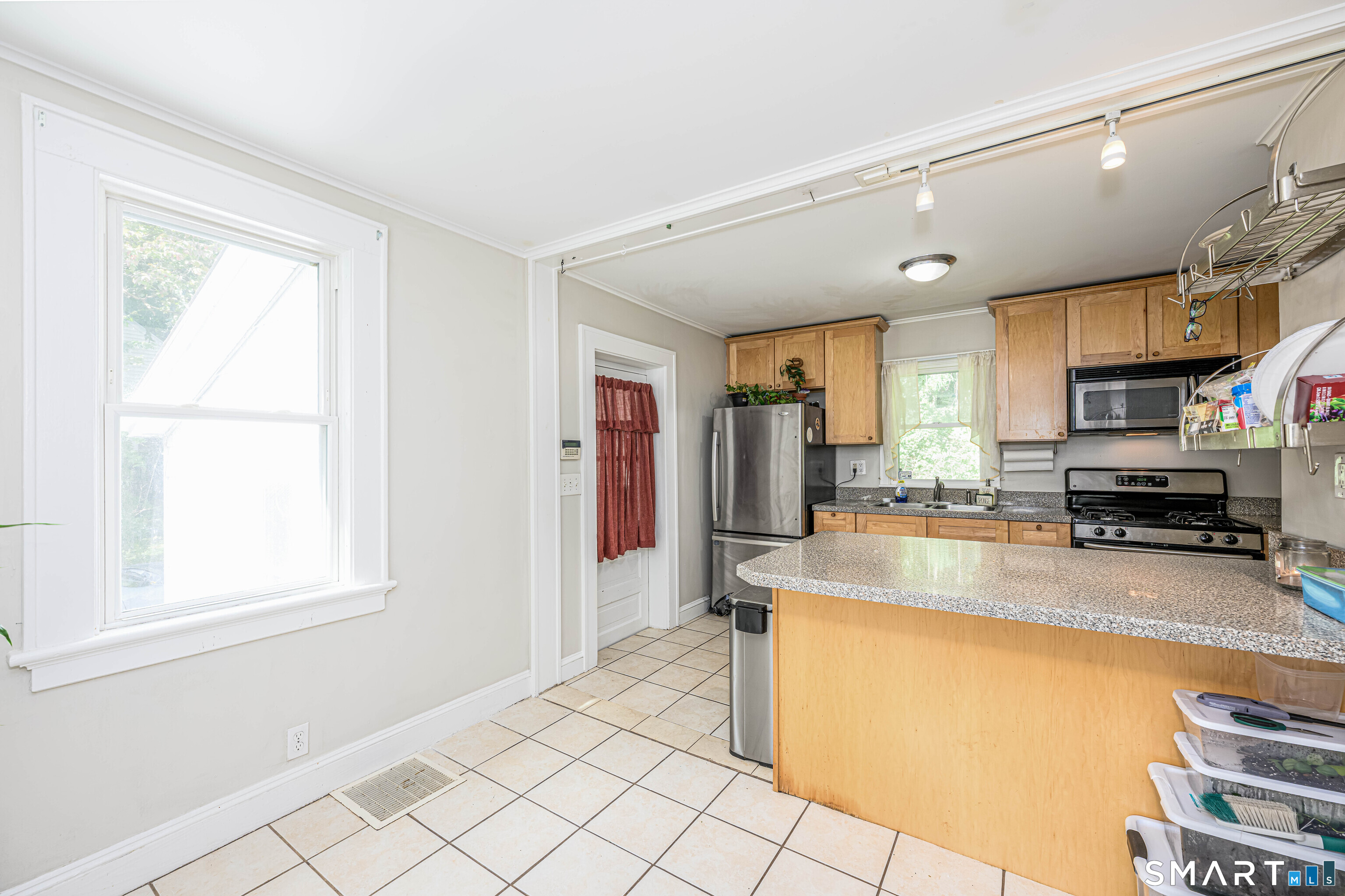 16 Linden Avenue Hamden CT 06518