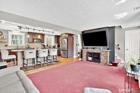 34 Wagon Road Enfield CT 06082