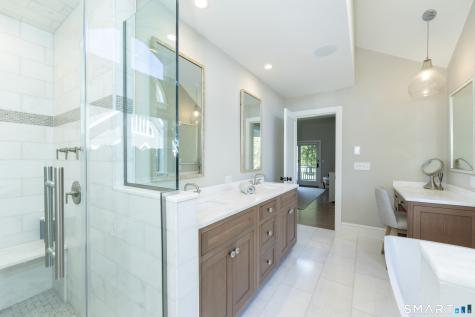 15 Linden Shores Branford CT 06405