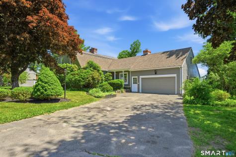 15 Valley View Road Newtown CT 06470