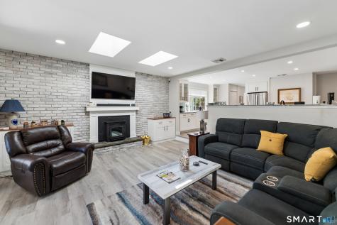52 Housatonic Drive Newtown CT 06482