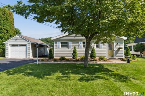 52 Housatonic Drive Newtown CT 06482