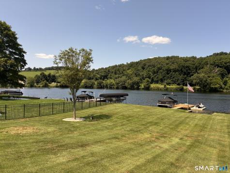 52 Housatonic Drive Newtown CT 06482