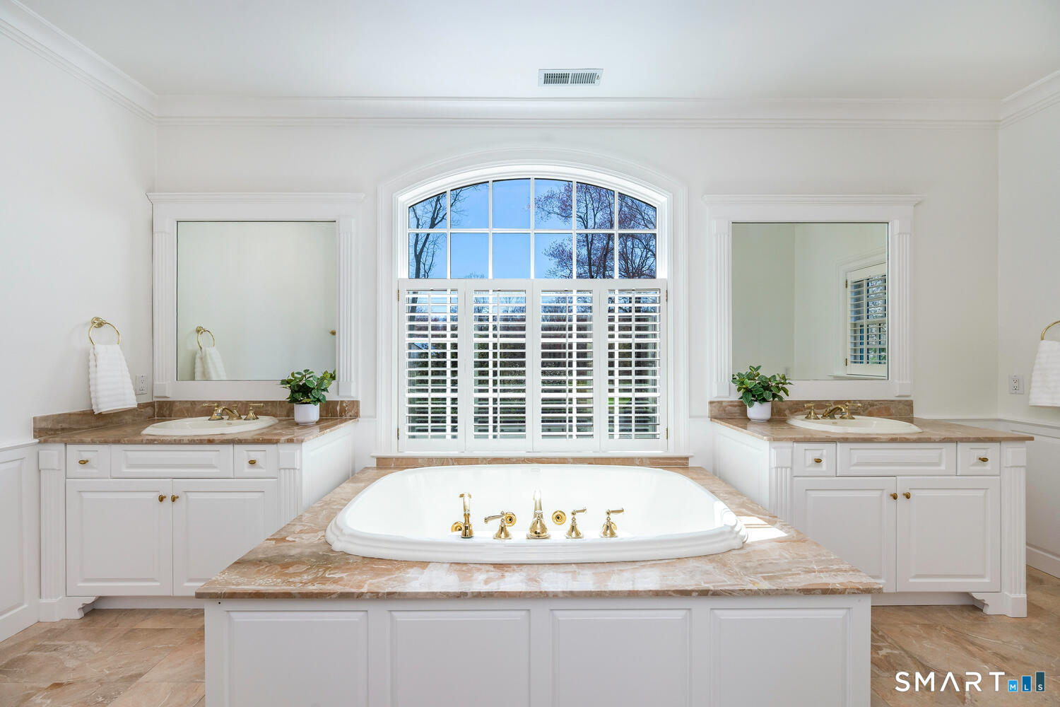 74 Salisbury Road Darien CT 06820