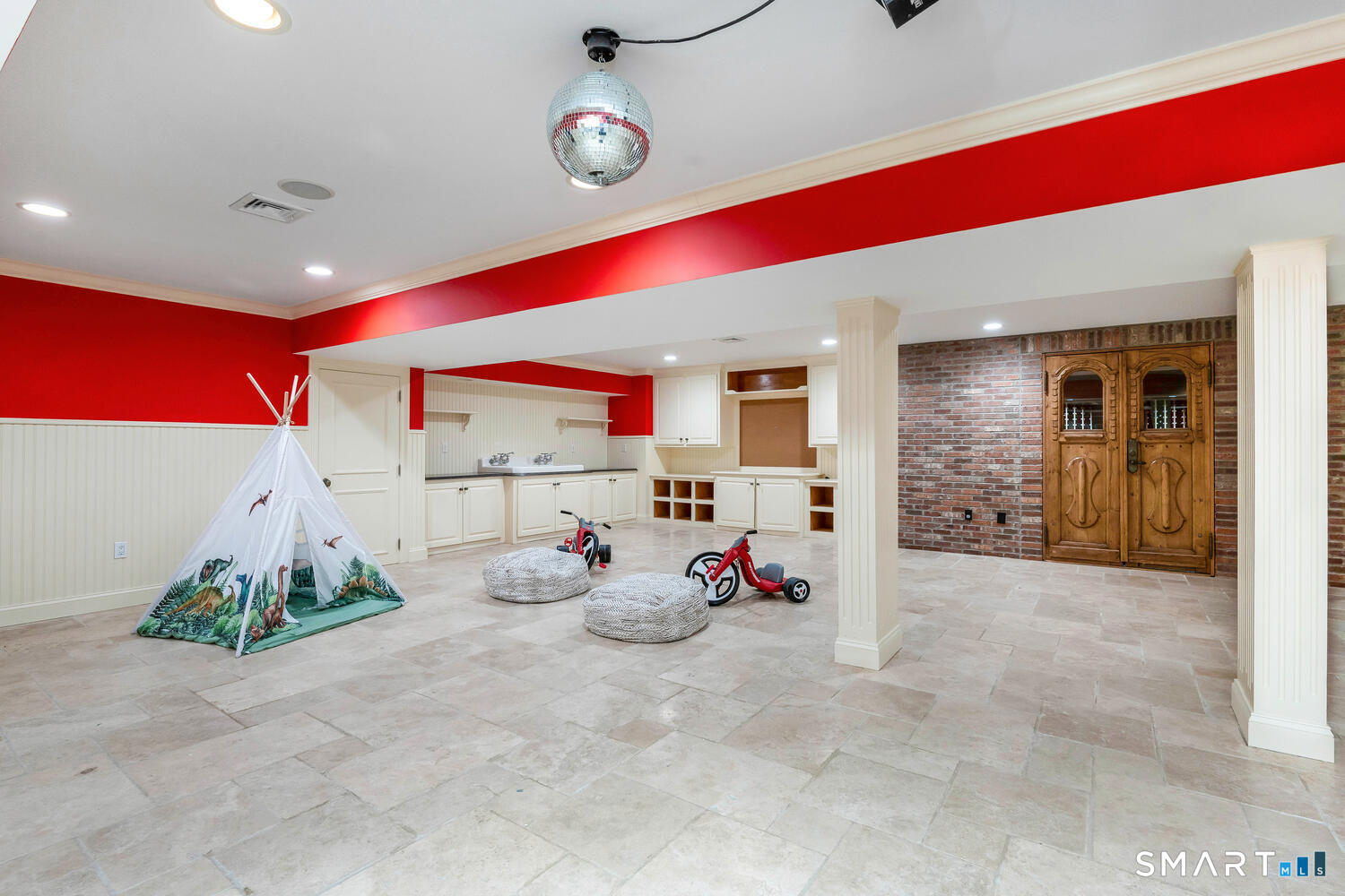 74 Salisbury Road Darien CT 06820