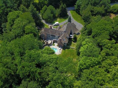 31 Hemlock Ridge Weston CT 06883