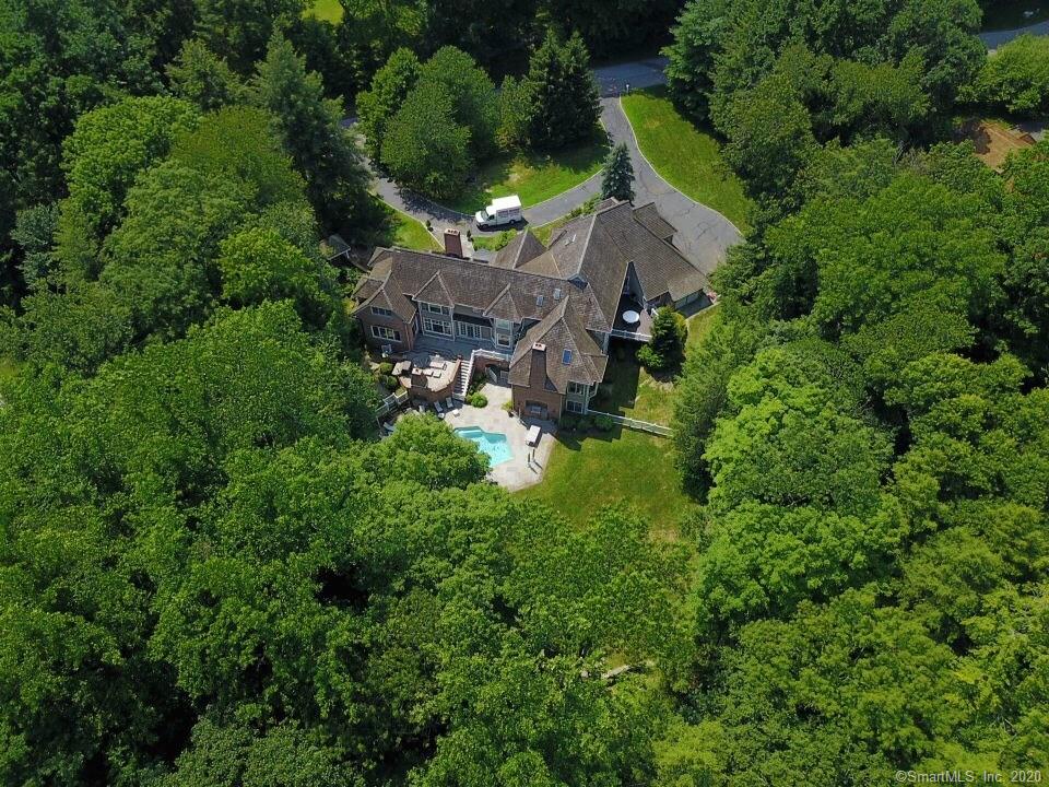 31 Hemlock Ridge Weston CT 06883