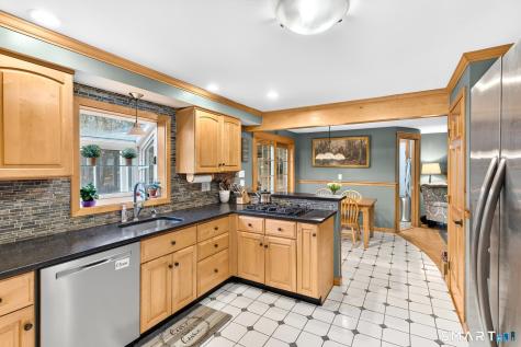 6 Lawton Drive Simsbury CT 06070