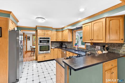 6 Lawton Drive Simsbury CT 06070