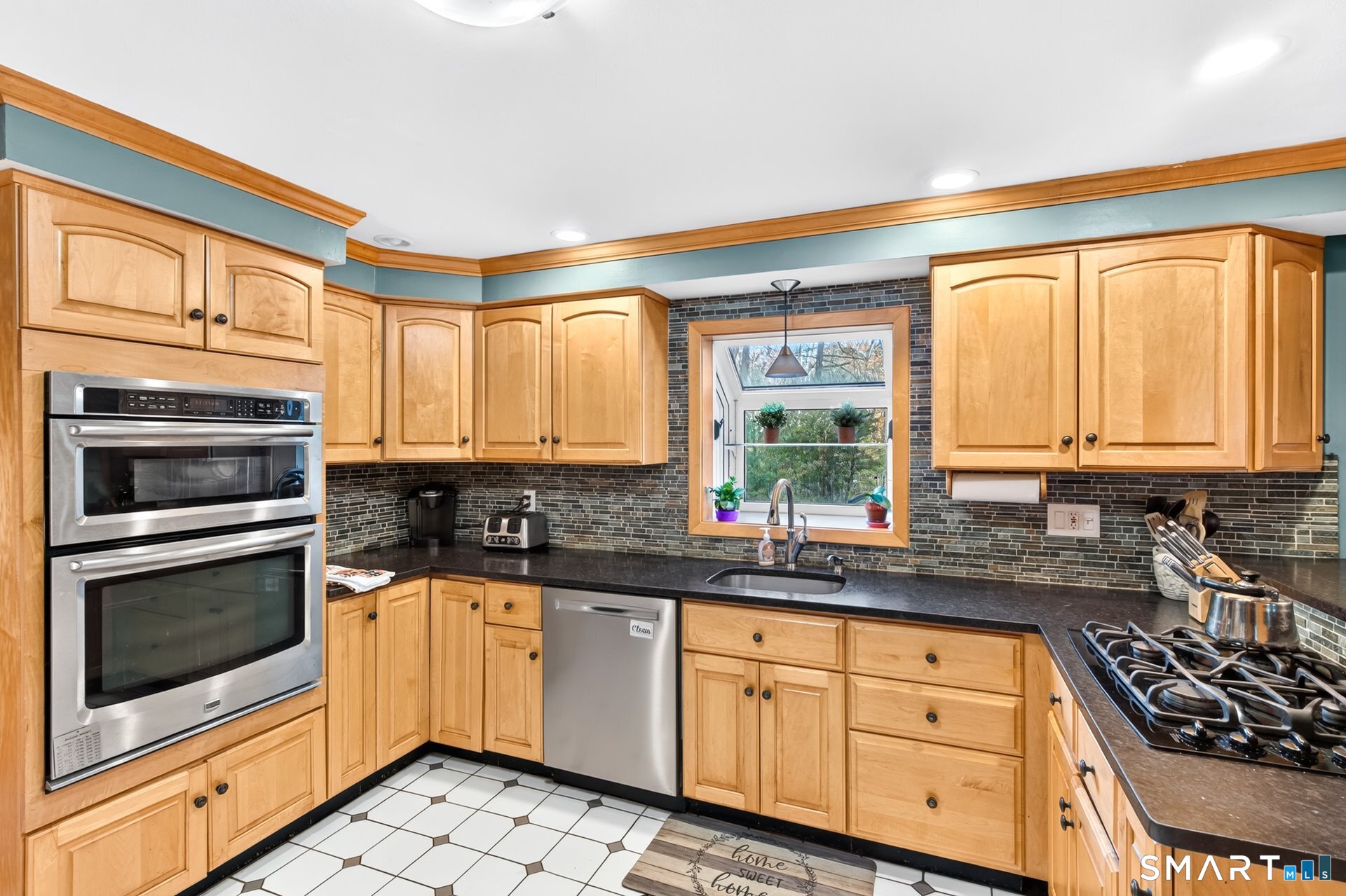 6 Lawton Drive Simsbury CT 06070