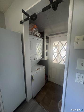 17 Canterbury Street East Hartford CT 06118