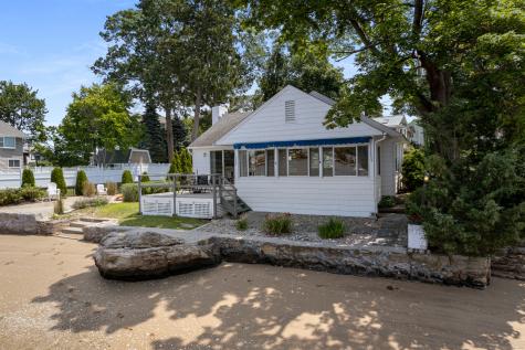 15 River Road Branford CT 06405