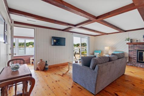 15 River Road Branford CT 06405