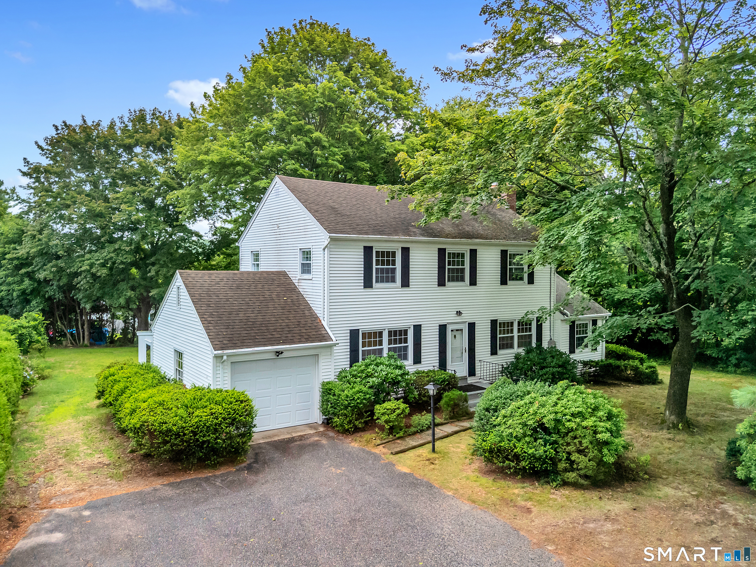 129 Chesterfield Road East Lyme CT 06333