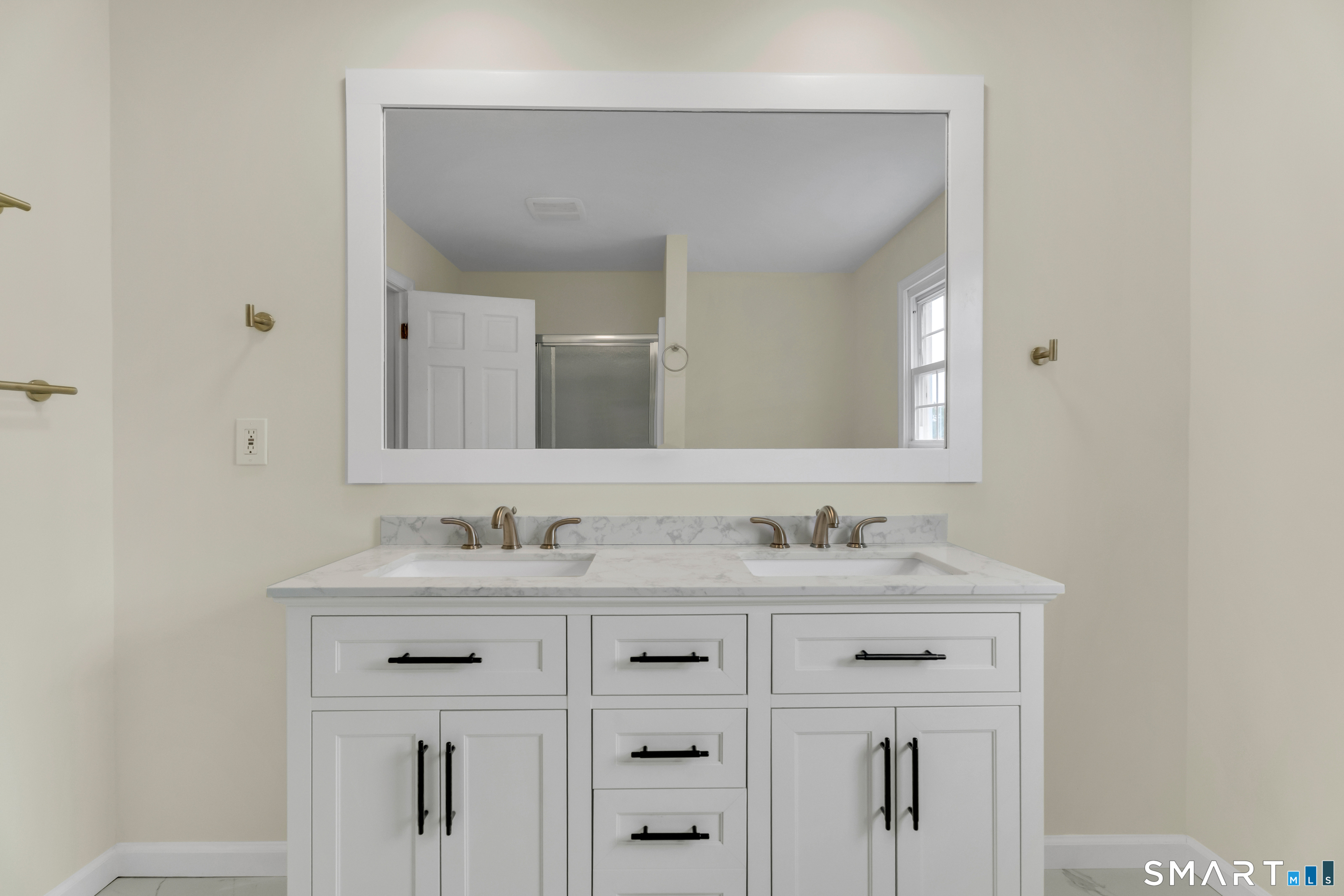 129 Chesterfield Road East Lyme CT 06333