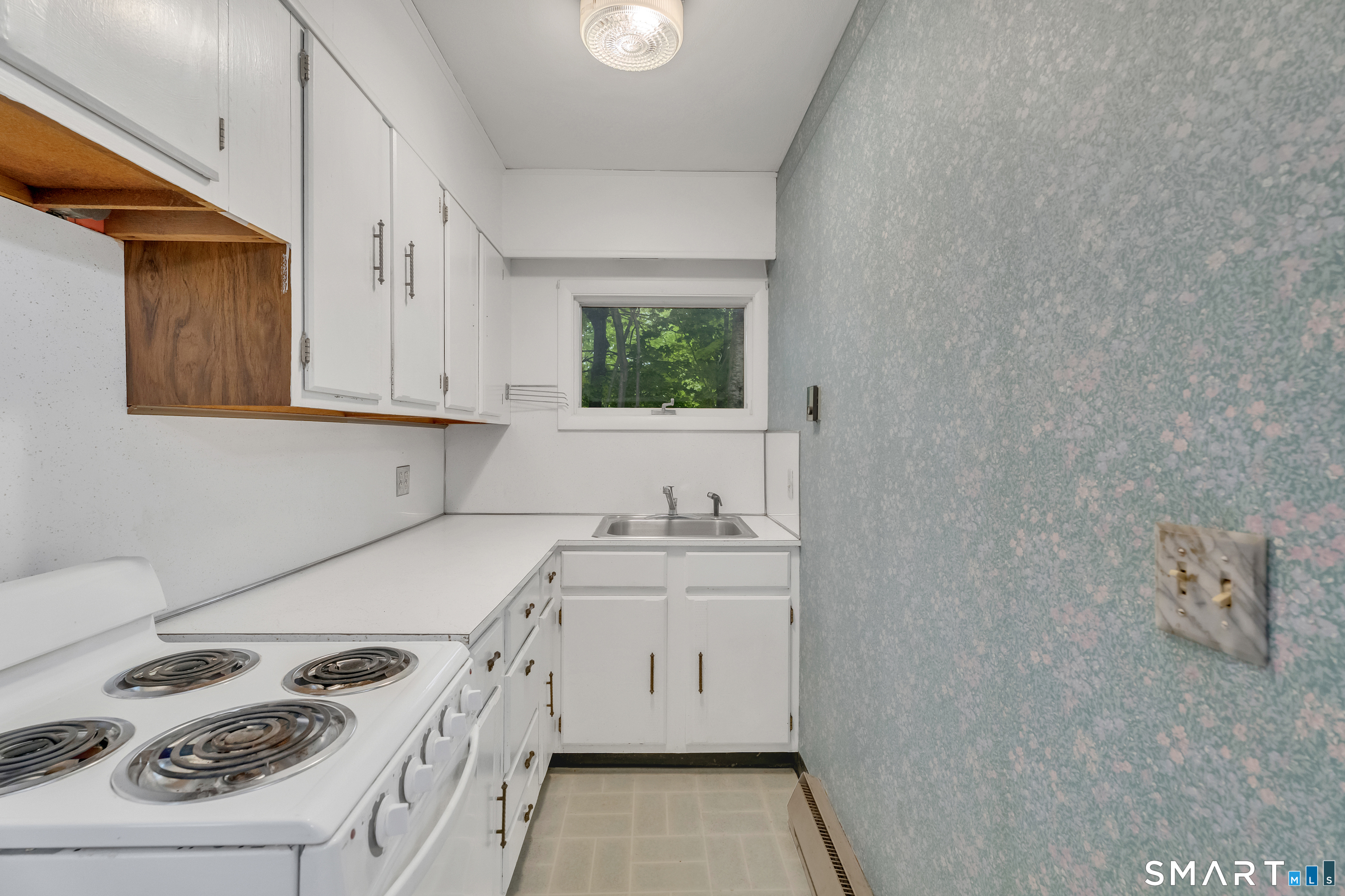 129 Chesterfield Road East Lyme CT 06333