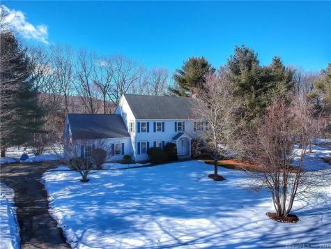 11 River View Lane Woodbury CT 06798