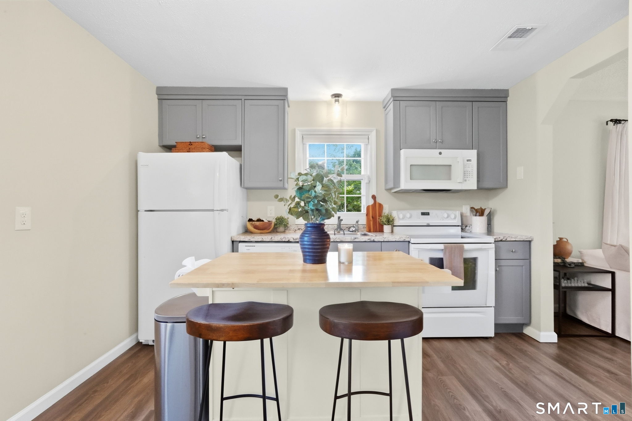 190 Old County Road Windsor Locks CT 06096