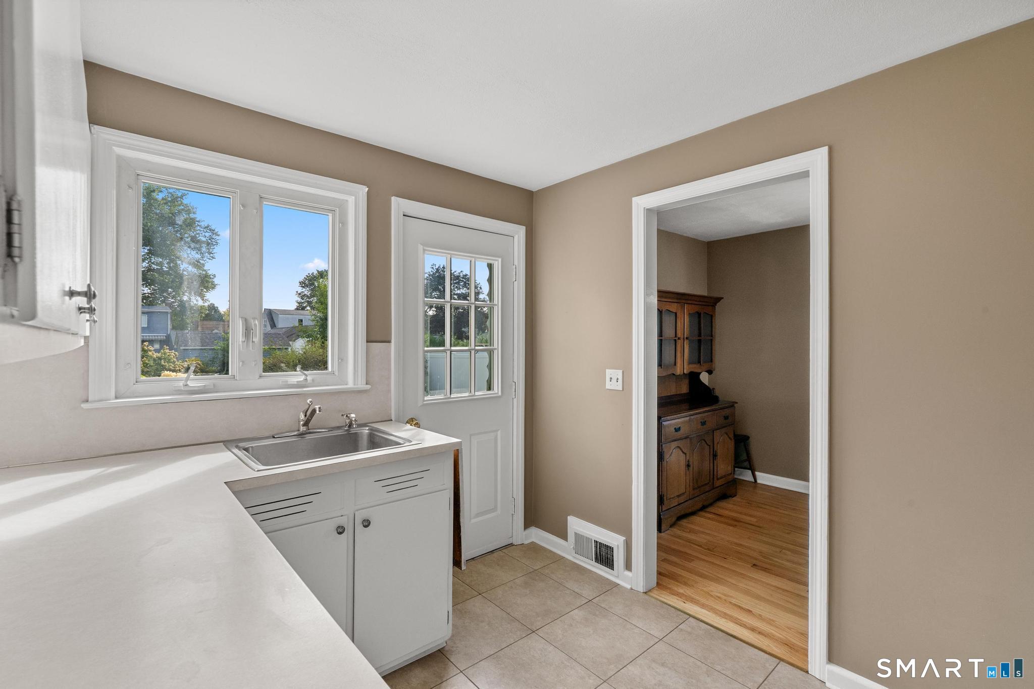 110 Randal Avenue West Hartford CT 06110