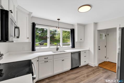 8 Cove View Drive Waterford CT 06375
