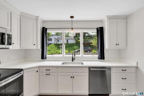 8 Cove View Drive Waterford CT 06375