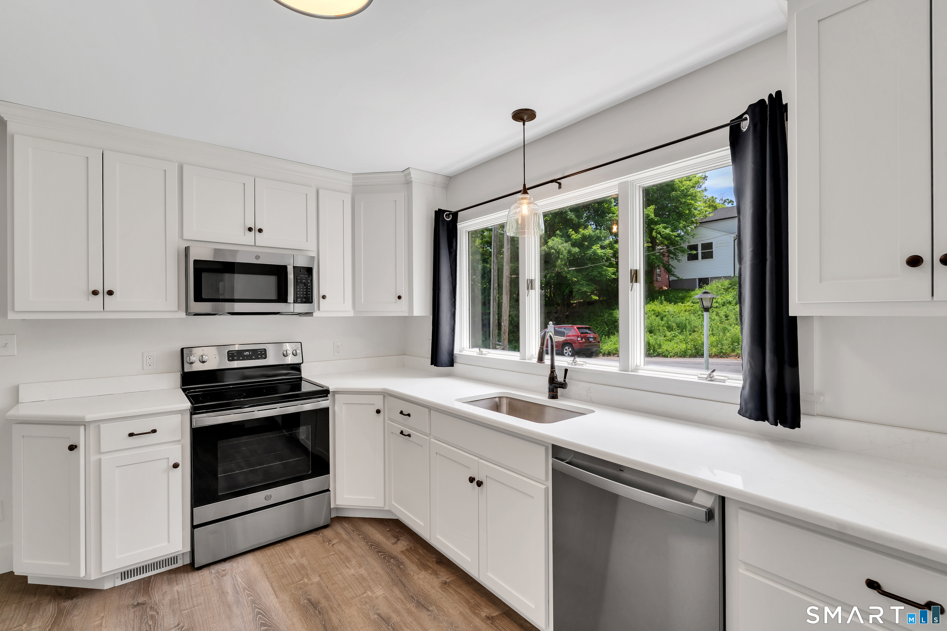 8 Cove View Drive Waterford CT 06375