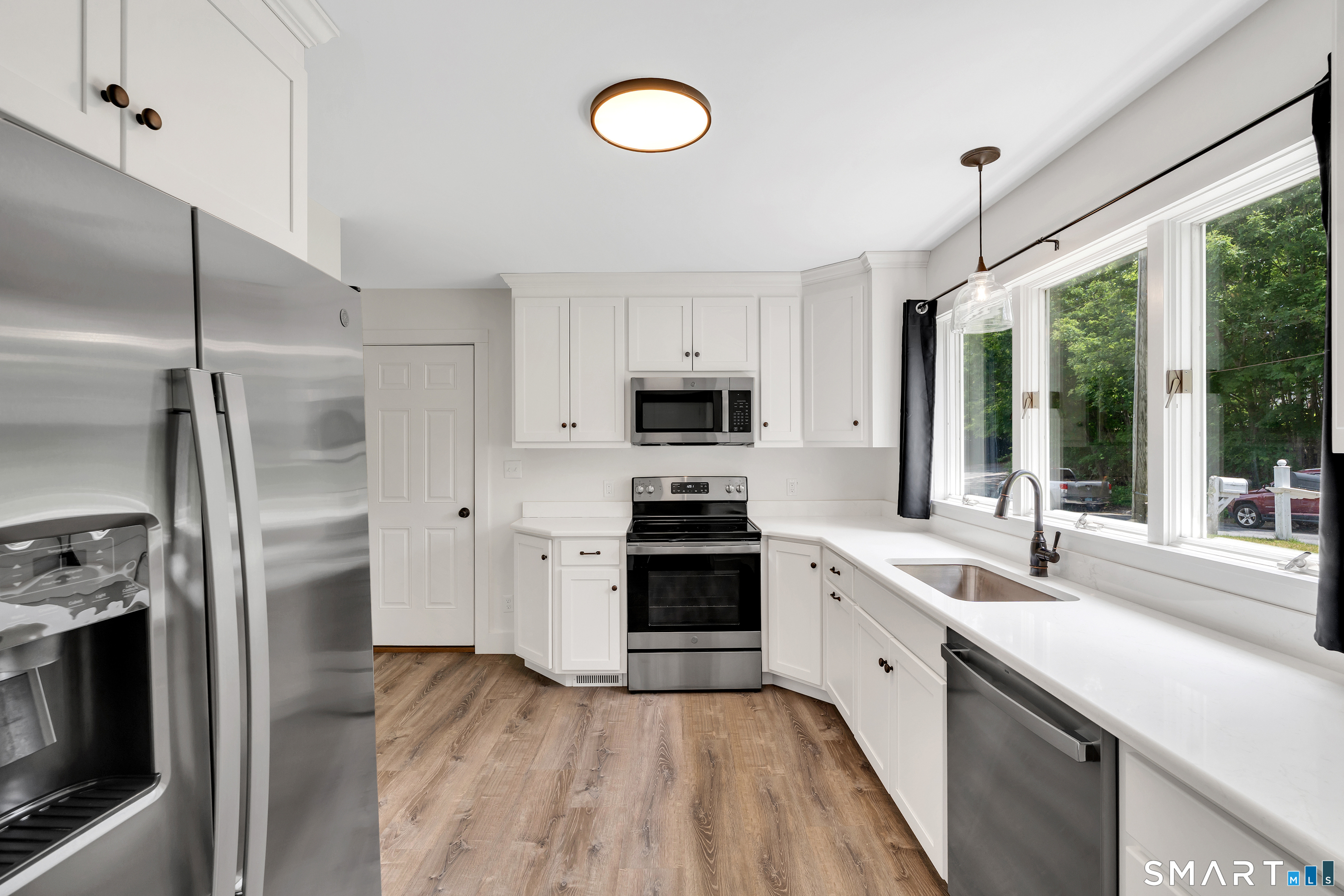 8 Cove View Drive Waterford CT 06375