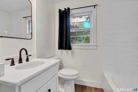 8 Cove View Drive Waterford CT 06375