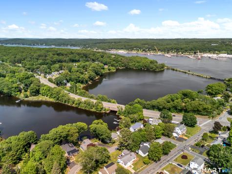 8 Cove View Drive Waterford CT 06375
