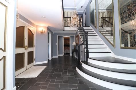 611 Bunker Hill Avenue Waterbury CT 06708