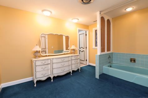 611 Bunker Hill Avenue Waterbury CT 06708