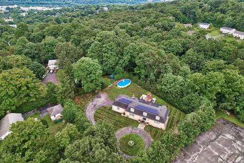 611 Bunker Hill Avenue Waterbury CT 06708