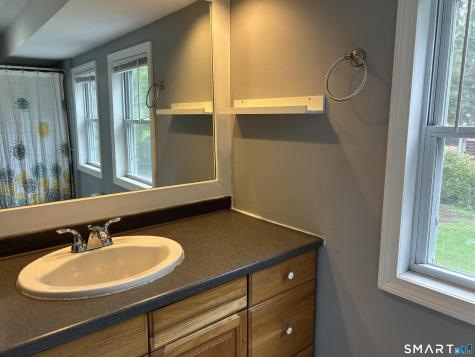 24 Avon Street Enfield CT 06082