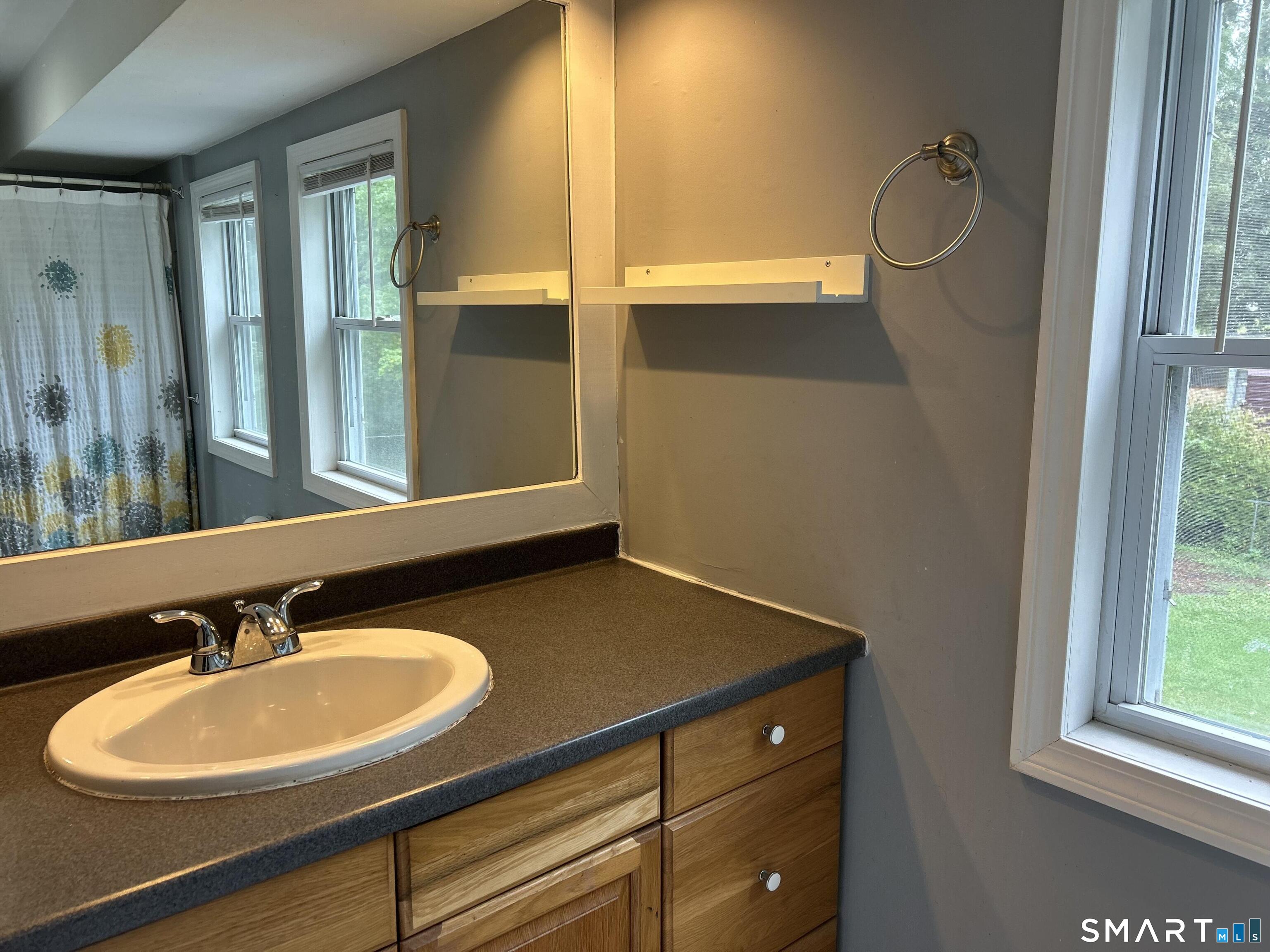 24 Avon Street Enfield CT 06082