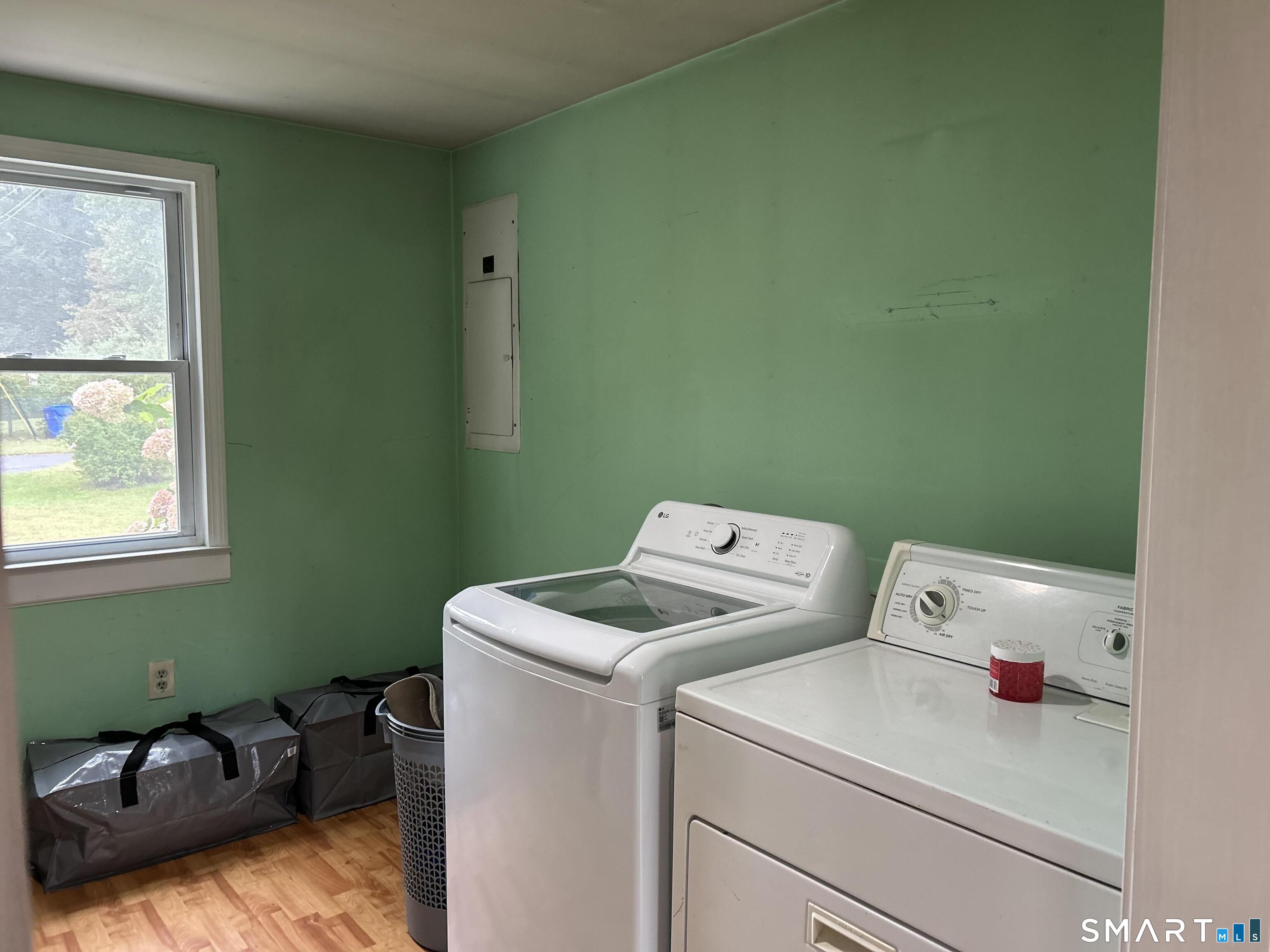 24 Avon Street Enfield CT 06082