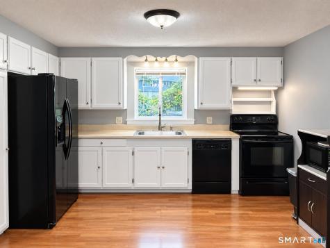24 Avon Street Enfield CT 06082