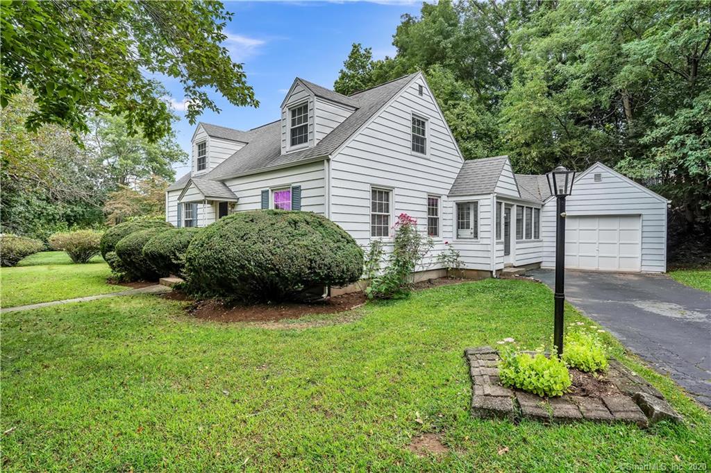15 Blue Hills Avenue Hamden CT 06514